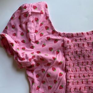 Hot Topic Barbie Pink Strawberry Crop Top (XS)